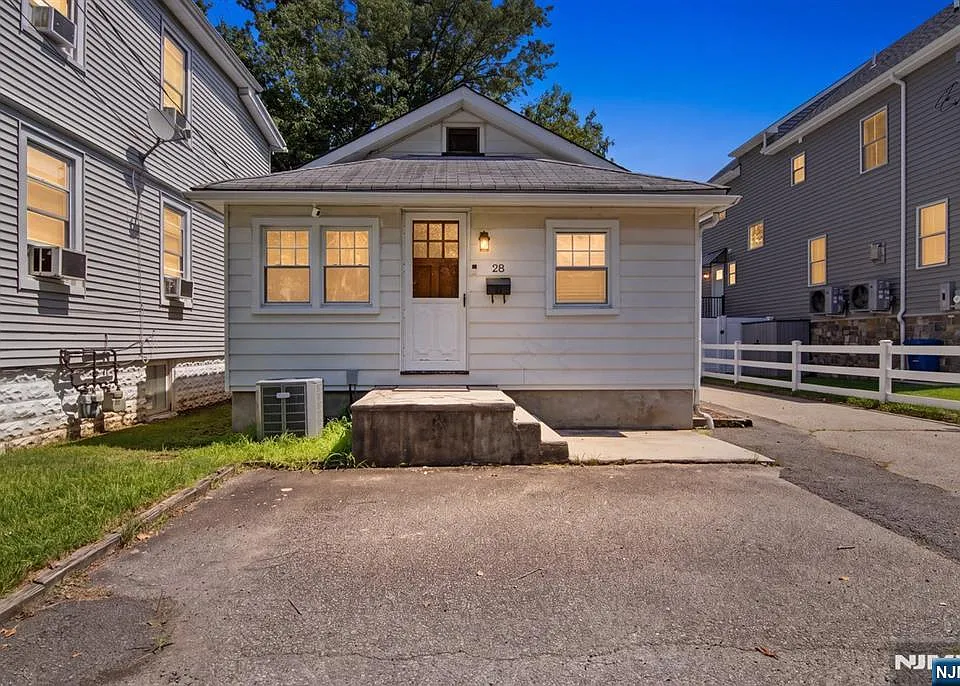 28 Cedar Grove Rd