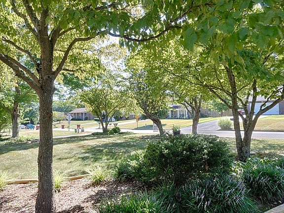 4th image of 317 Hale Meade Dr