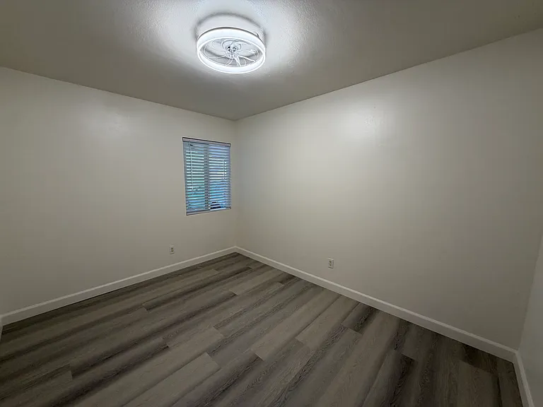 9750 Saint George St — Photo 16