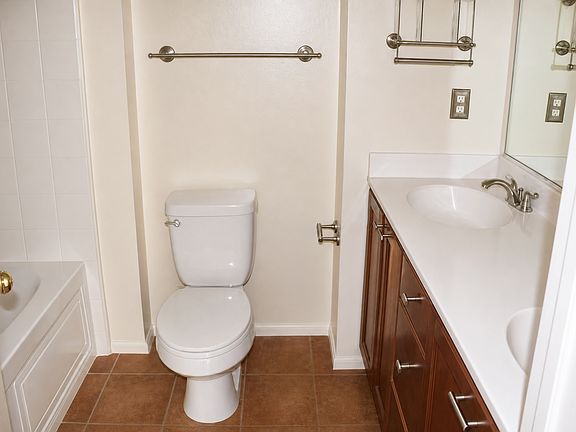 5th image of 11450 Church St APT 132