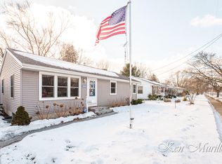 1336 Taylor Ave, Grand Haven, MI 49417