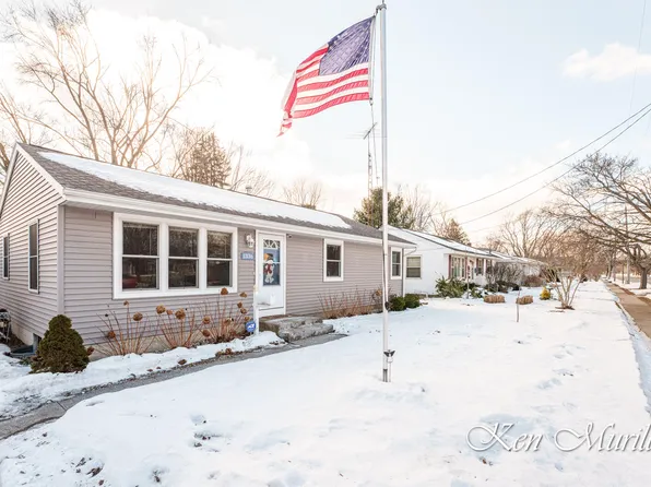 1336 Taylor Ave, Grand Haven, MI 49417