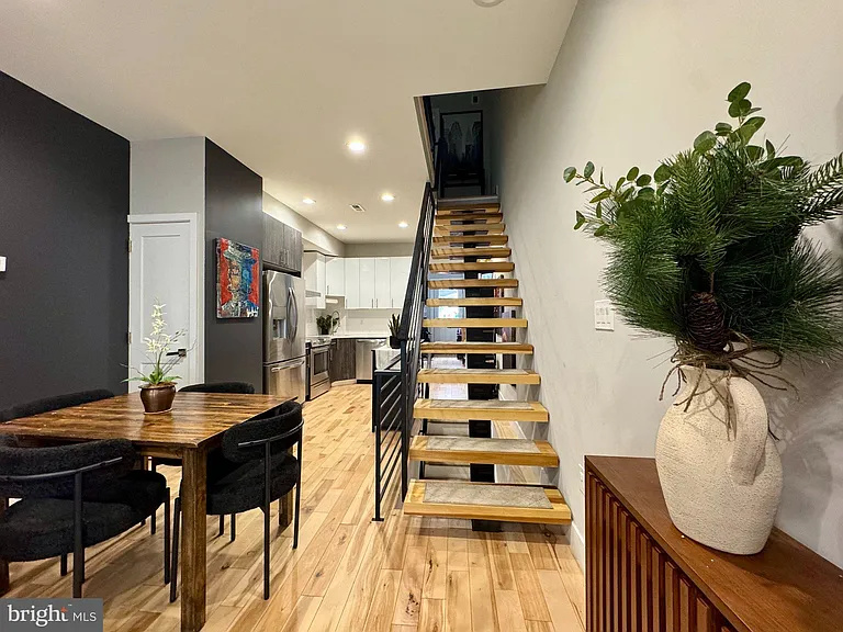 1217 N Lecount St — Photo 12