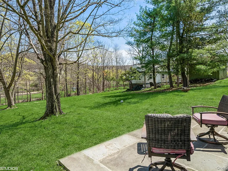 1392 Kings Hwy — Photo 29