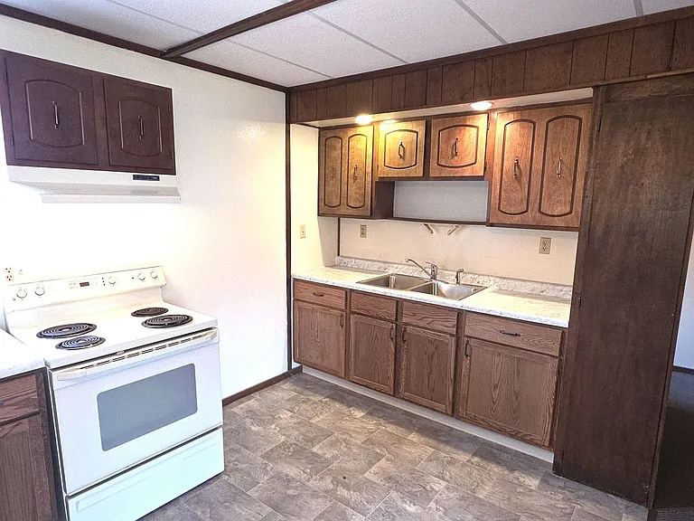 1733 Warwick Way — Photo 8