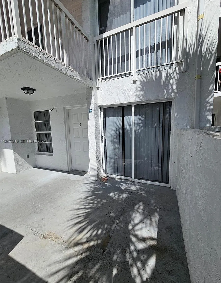 2 bed, 880 sqft, $2,300 — Photo 3