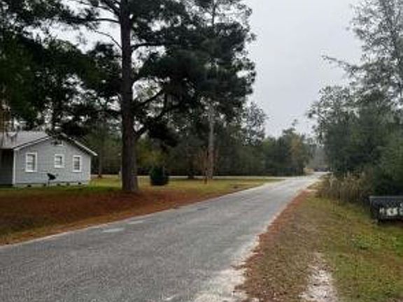 Exterior Neighborhood (street photo)