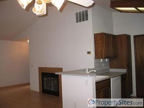 5th image of 117 Pinewood Ct