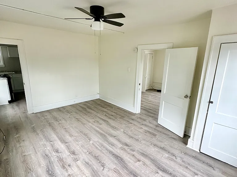 601 Olive Ln #3R — Photo 4