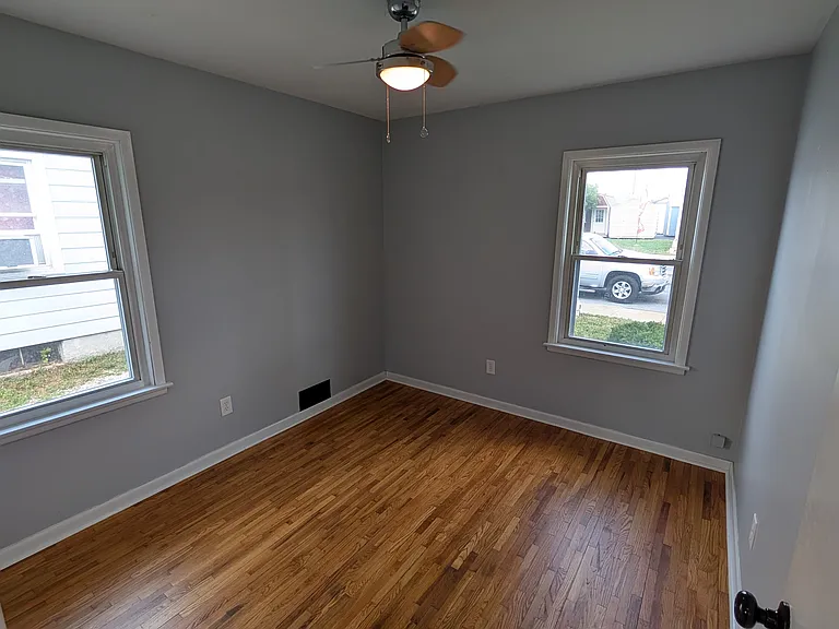 215 Edgewood Ave — Photo 12