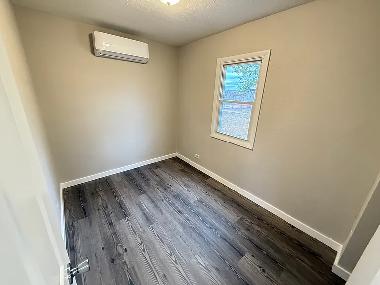 Pine Valley Apartments — Photo 7