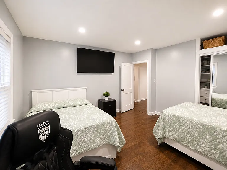 28 Linden Ave #1 — Photo 4