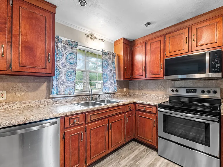 830 S Adams St — Photo 7