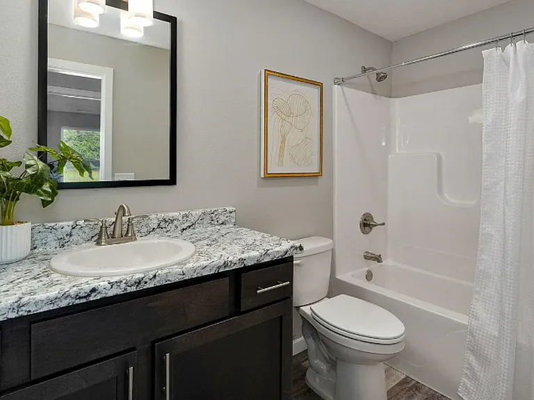 1110 E Perry St — Photo 8