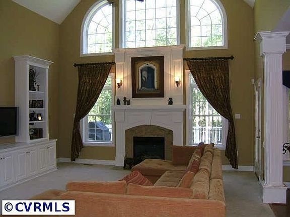 2 story family room with great light and built ins!