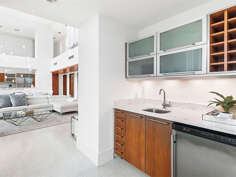 101 20th St #Townhouse B — Photo 23