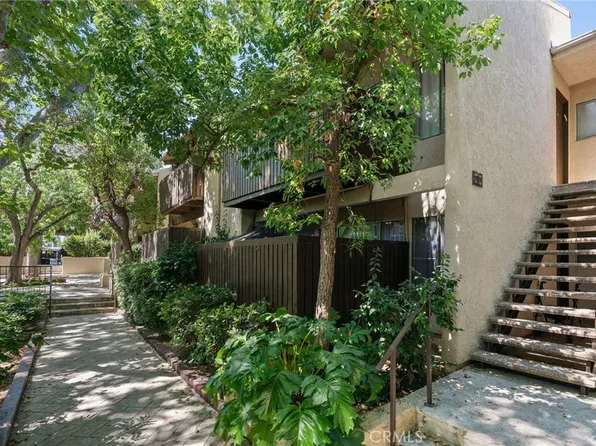 18350 Hatteras St APT 267, Tarzana, CA 91356