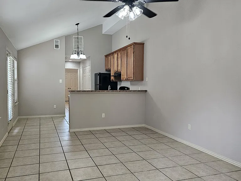10112 Galway Dr — Photo 2