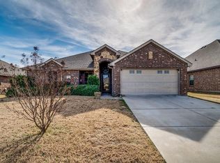 210 Ghost Rider Rd, Waxahachie, TX 75165
