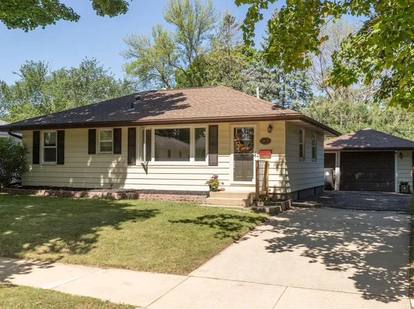 1407 26th St NW, Rochester, MN 55901
