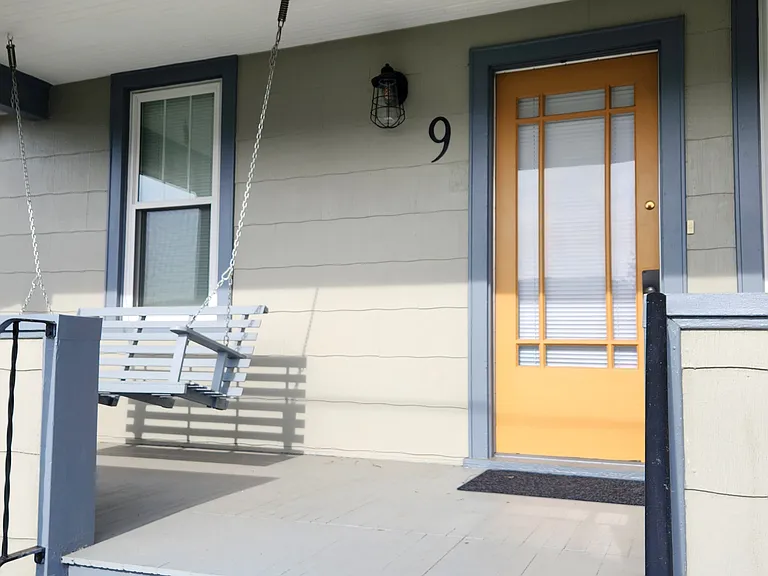 9 Mullen St — Photo 2