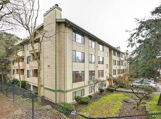 9512 1st Ave NE APT 104, Seattle, WA 98115