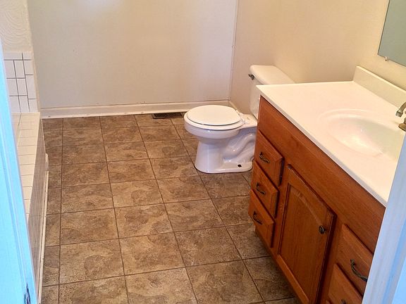 Master bedroom ensuite 