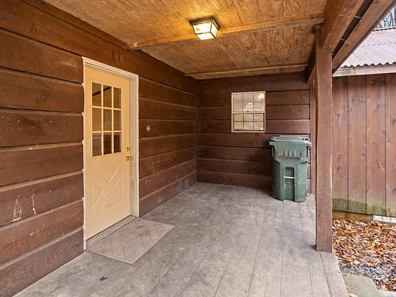 4th image of 380 Fox Run Ln