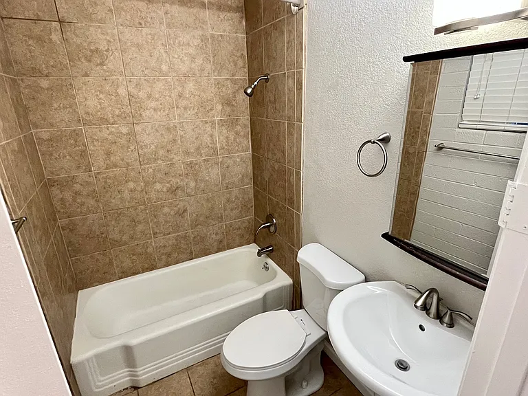 Melrose 36 Place — Photo 14