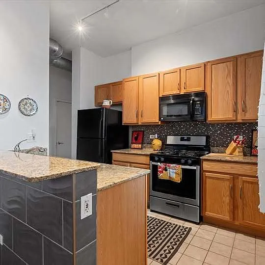 950 W Leland Ave #307 — Photo 9