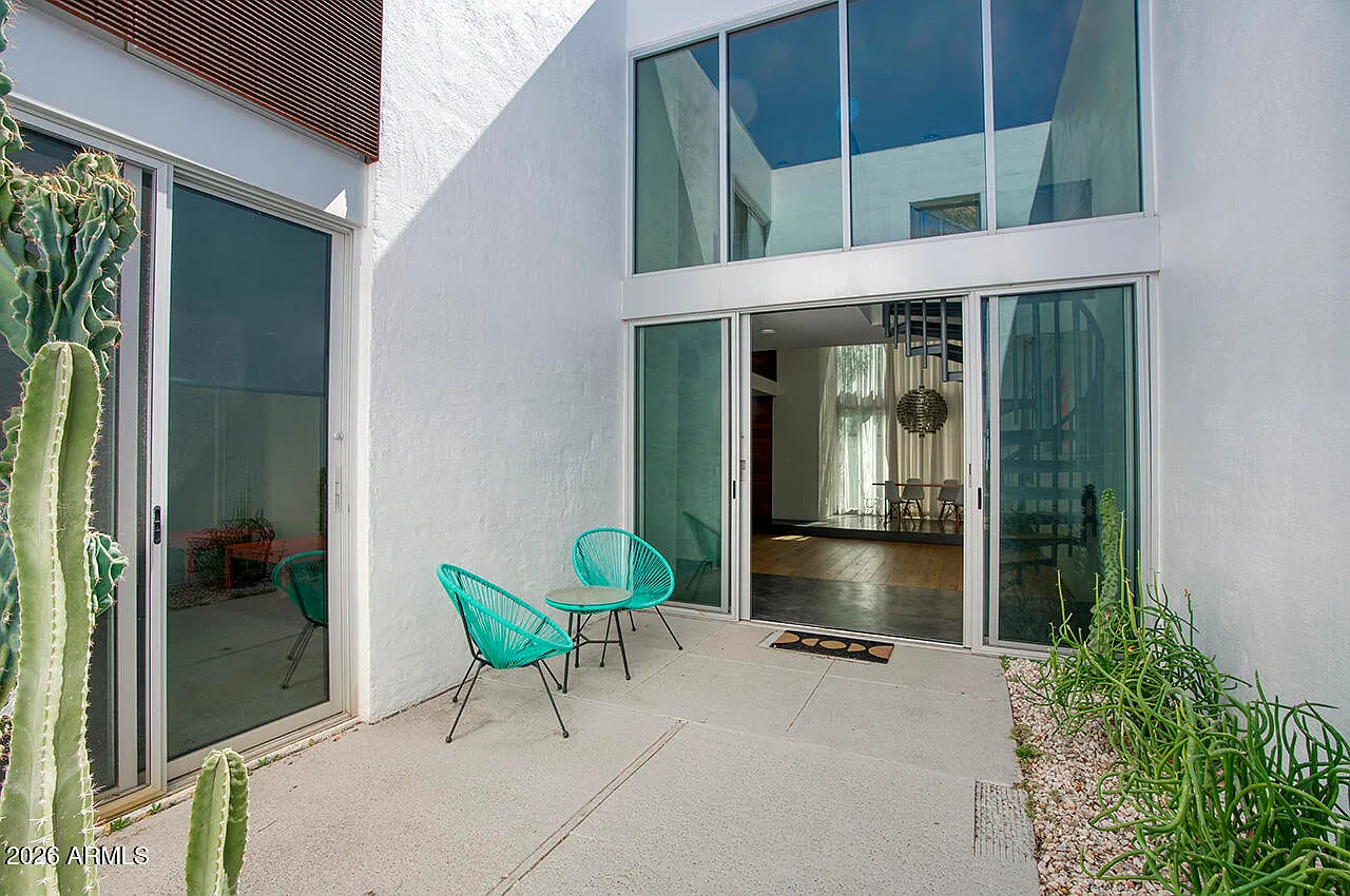 2 bed, 2.0 bath, 1632 sqft, $4,500 — Photo 2