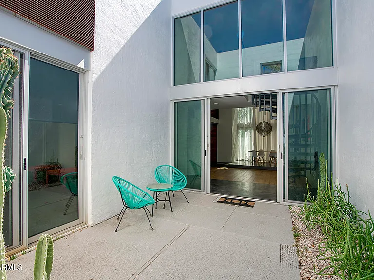 3261 E Camelback Rd — Photo 2