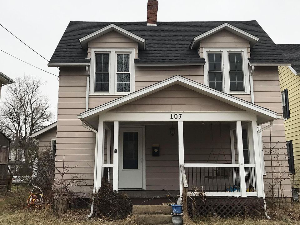 1st image of 107 Oak St