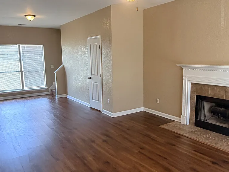 6637 Ridgeview Cir — Photo 3