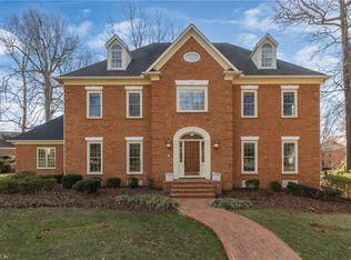 2 Loch Ridge Ct, Greensboro, NC 27408