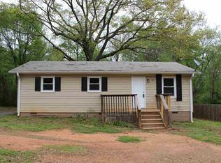 106 Rainbow Dr, Cowpens, SC 29330