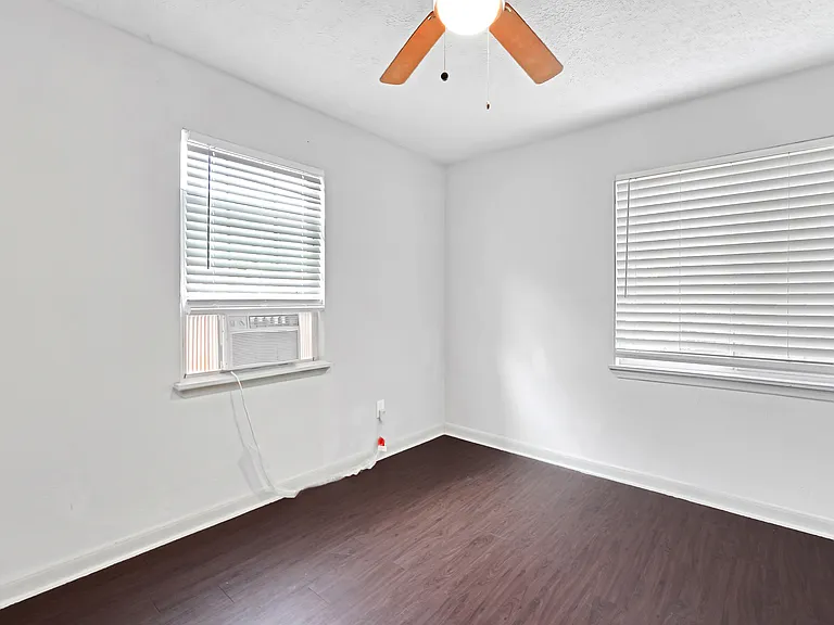 2503 Delano St — Photo 23