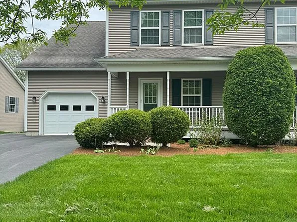 6 Giles Dr, Essex Junction, VT 05452