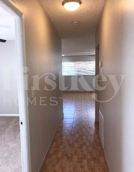 1211 N 74th Way — Photo 32