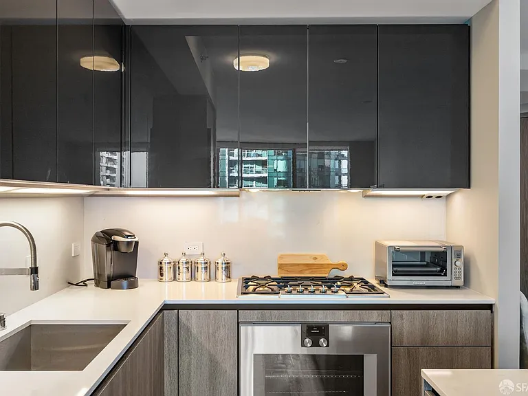 201 Folsom St #27D — Photo 10