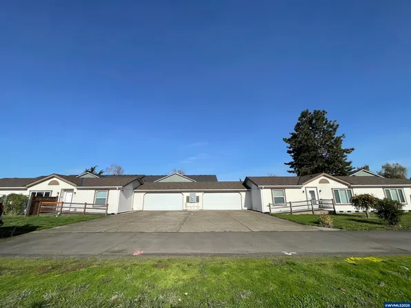 4455 Blueberry Ln NE, Salem, OR 97305