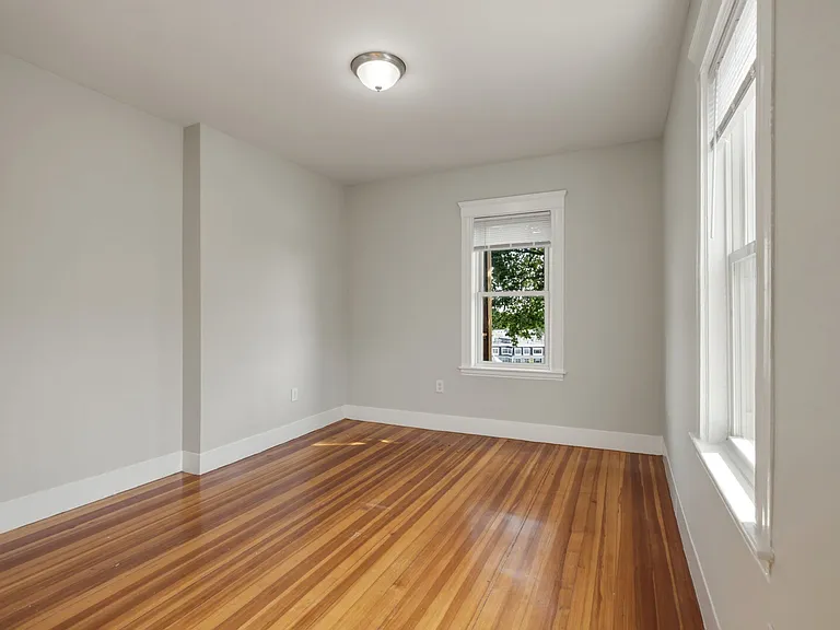 18 Peverell St #3 — Photo 14
