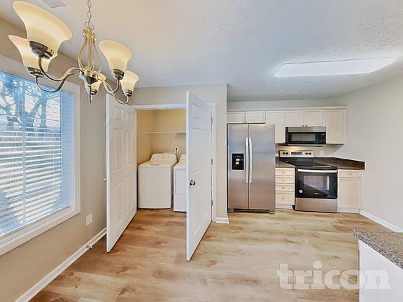 4th image of 1029 Chesire Way
