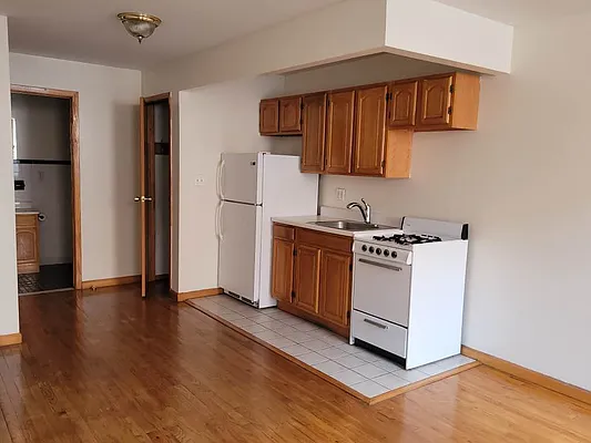 Rented by Danielle Stoller, LREB | media 2