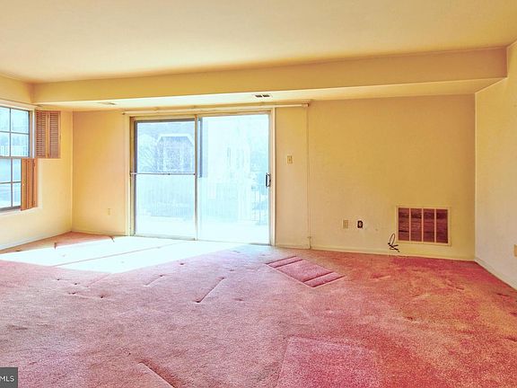 5th image of 7856 Lakecrest Dr