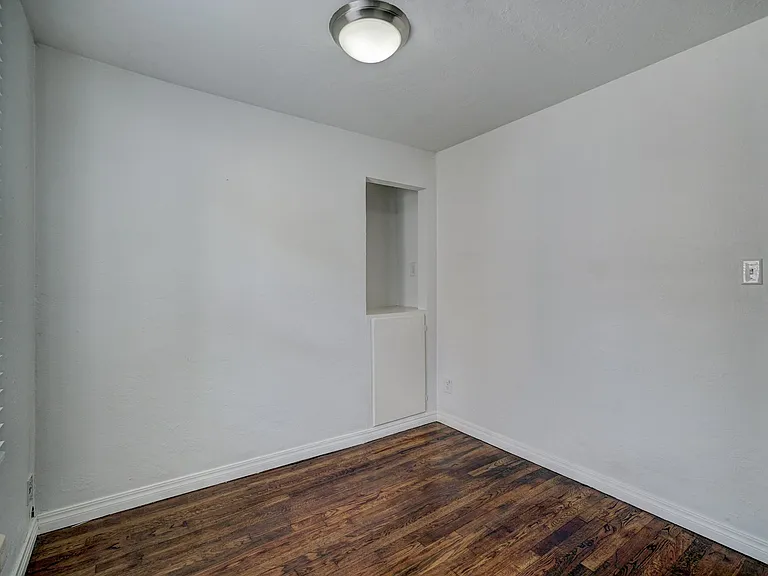 712 Dakota St — Photo 16