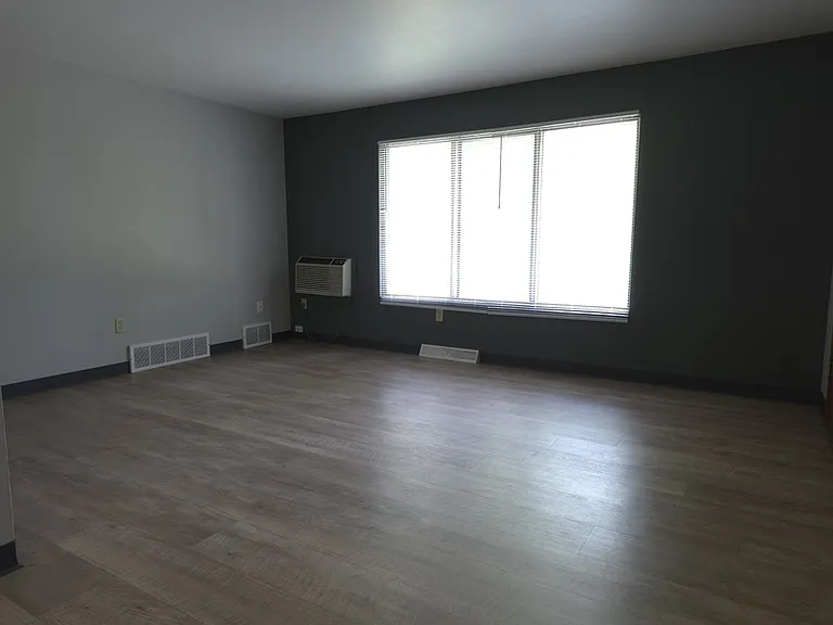 348 E Marquette St #5 — Photo 8