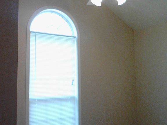 5th image of 201 Dorchester Dr