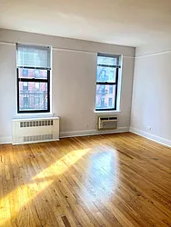 Rented by Metropolis Real Estate of Manhattan