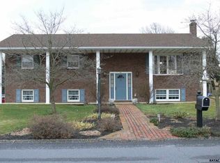 65 Steffie Dr, Mount Wolf, PA 17347